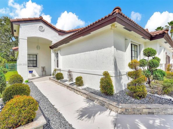 16255 SW 2nd Dr, Pembroke Pines FL 33027