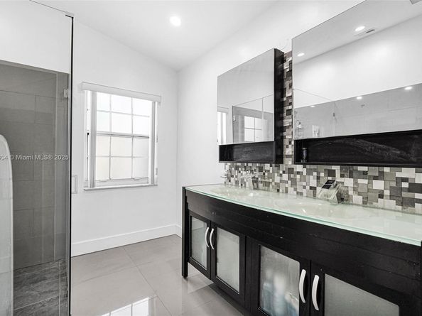16255 SW 2nd Dr, Pembroke Pines FL 33027