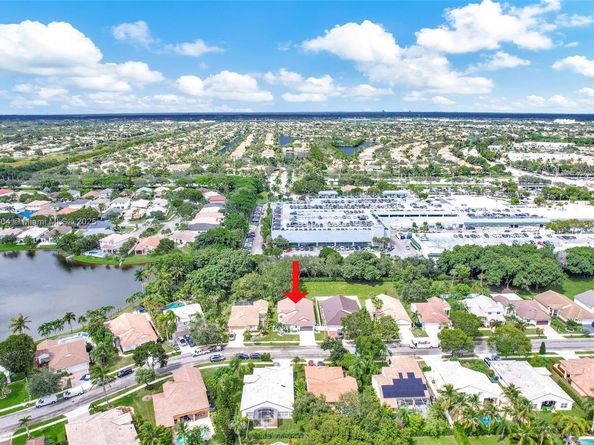 16255 SW 2nd Dr, Pembroke Pines FL 33027