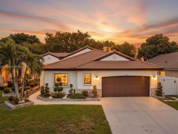 16255 SW 2nd Dr, Pembroke Pines FL 33027