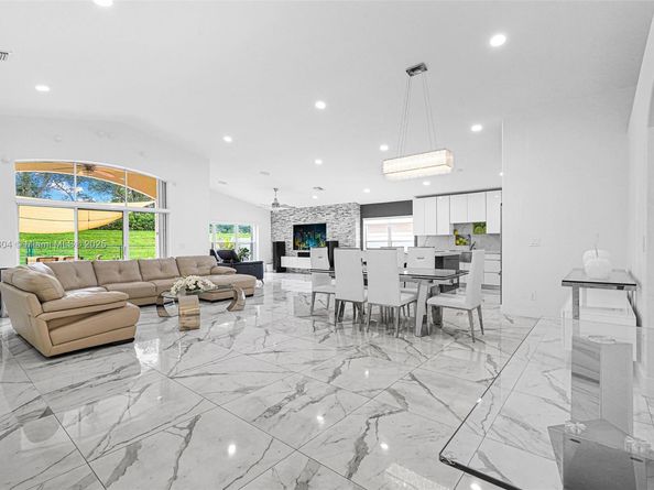 16255 SW 2nd Dr, Pembroke Pines FL 33027