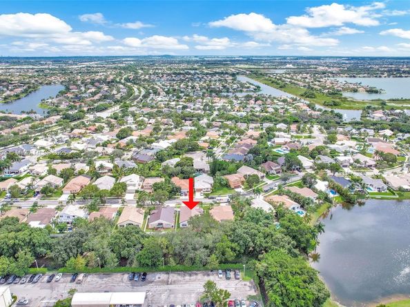 16255 SW 2nd Dr, Pembroke Pines FL 33027