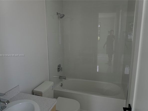 12383 SW 220 St, Miami FL 33170
