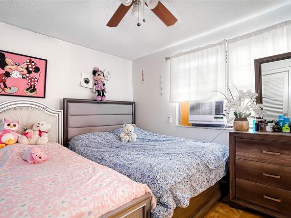 2516 Cleveland St, Hollywood FL 33020