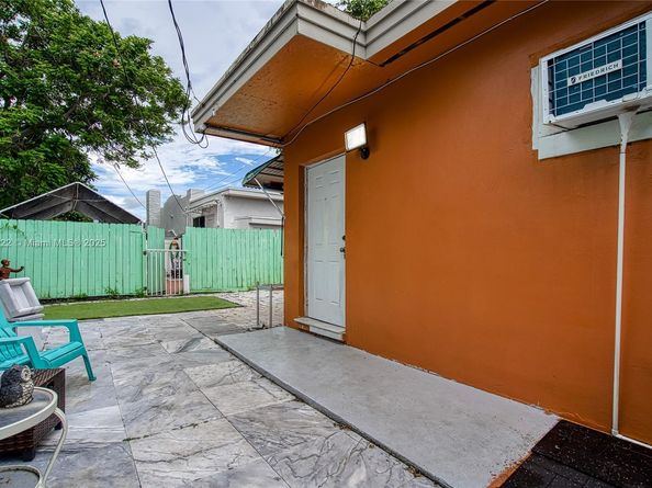 2516 Cleveland St, Hollywood FL 33020