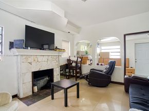 2516 Cleveland St, Hollywood FL 33020