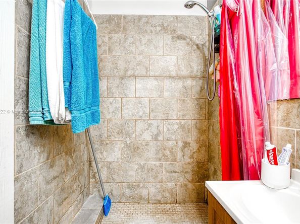 2516 Cleveland St, Hollywood FL 33020