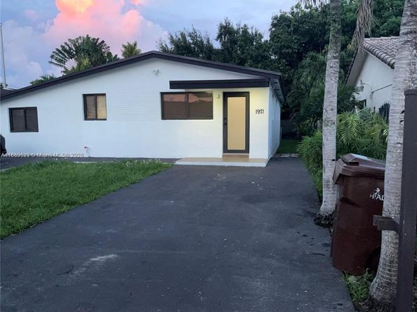 1971 W 2nd Ave, Hialeah FL 33010
