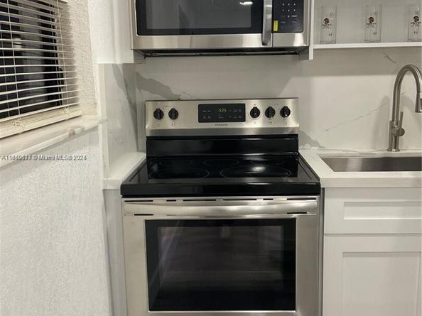 1971 W 2nd Ave, Hialeah FL 33010