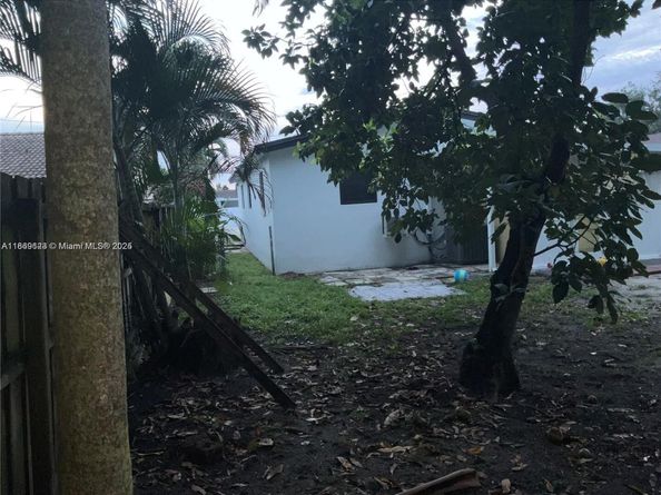 1971 W 2nd Ave, Hialeah FL 33010