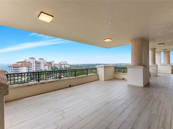 7085 Fisher Island Dr 7085, Miami Beach FL 33109