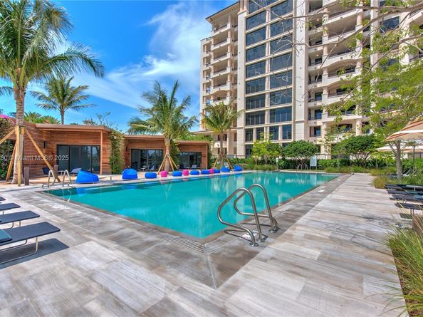 7085 Fisher Island Dr 7085, Miami Beach FL 33109