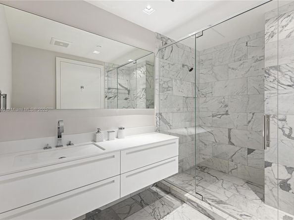 7085 Fisher Island Dr 7085, Miami Beach FL 33109