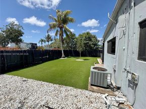 6901 SW 10th Ct, Pembroke Pines FL 33023