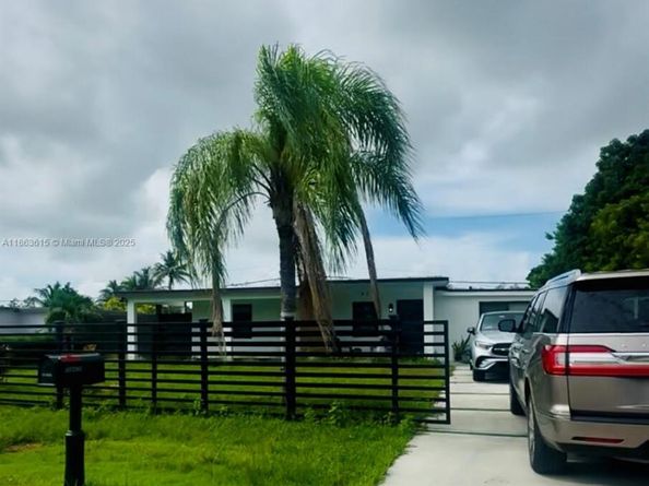 14970 Leisure Dr, Homestead FL 33033