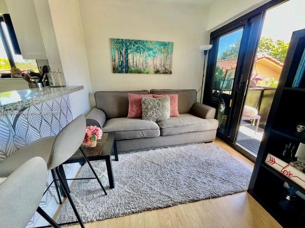 3520 SW 25th St, Miami FL 33133