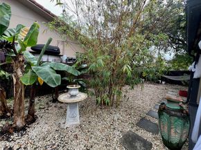 3520 SW 25th St, Miami FL 33133