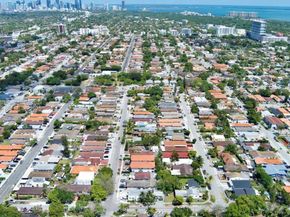 3520 SW 25th St, Miami FL 33133