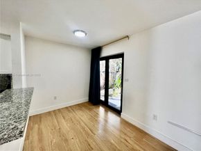 3520 SW 25th St, Miami FL 33133