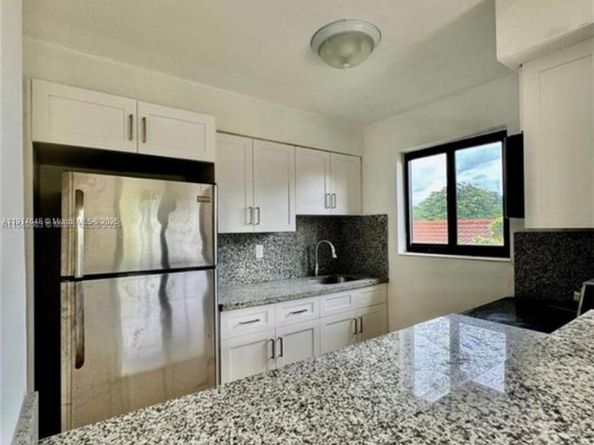 3520 SW 25th St, Miami FL 33133