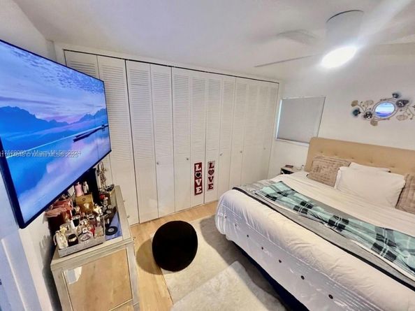 3520 SW 25th St, Miami FL 33133