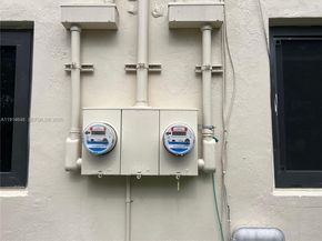 3520 SW 25th St, Miami FL 33133