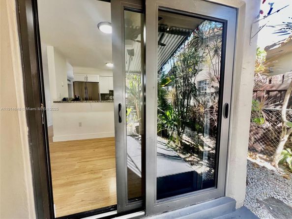 3520 SW 25th St, Miami FL 33133