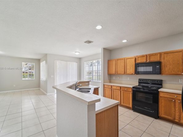 13921 SW 278th St, Homestead FL 33032