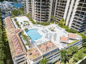19667 Turnberry Way 8K, Aventura FL 33180
