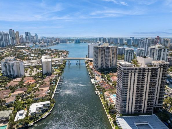 19667 Turnberry Way 8K, Aventura FL 33180