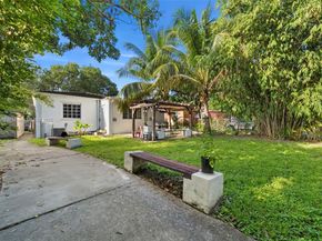 555 NE 73rd St, Miami FL 33138