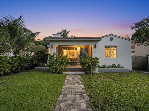 555 NE 73rd St, Miami FL 33138