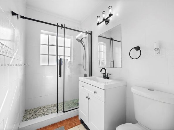 555 NE 73rd St, Miami FL 33138