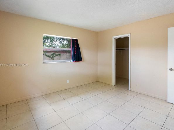 1440 NW 20th St, unit B, Fort Lauderdale FL 33311