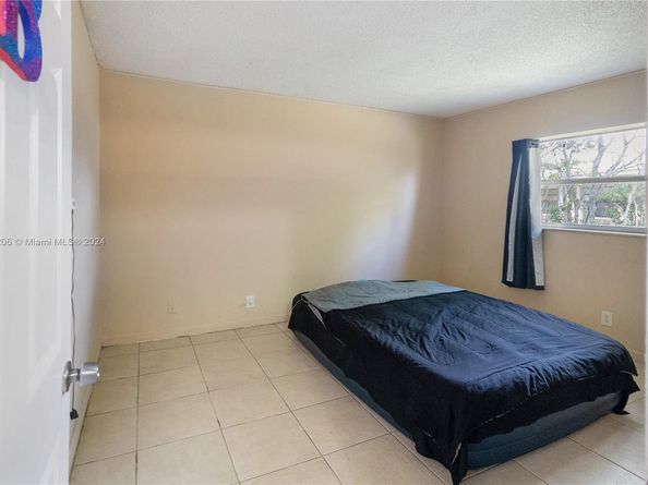 1440 NW 20th St, unit B, Fort Lauderdale FL 33311