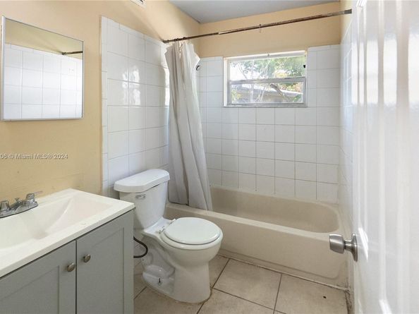 1440 NW 20th St, unit B, Fort Lauderdale FL 33311