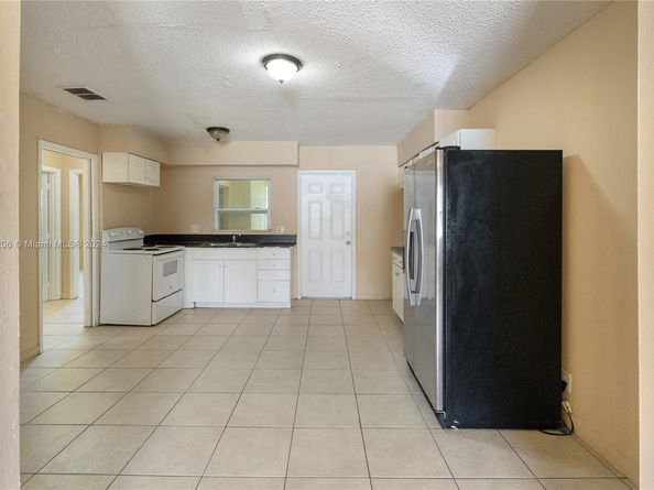 1440 NW 20th St, unit B, Fort Lauderdale FL 33311