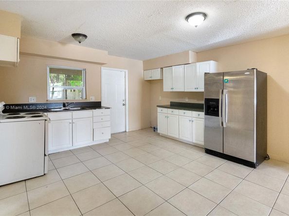 1440 NW 20th St, unit B, Fort Lauderdale FL 33311