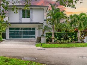 9301 N Bayshore Dr, Miami Shores FL 33138