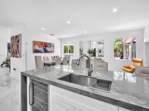 15965 SW 98th St, Miami FL 33196