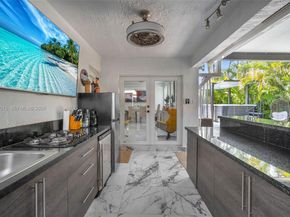 15965 SW 98th St, Miami FL 33196