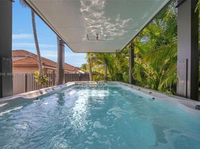15965 SW 98th St, Miami FL 33196