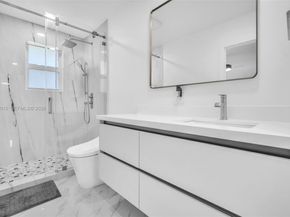 15965 SW 98th St, Miami FL 33196
