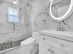 15965 SW 98th St, Miami FL 33196
