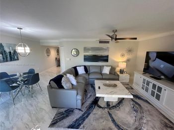 275 Palm Ave