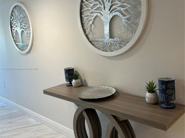 275 Palm Ave D205, Jupiter FL 33477
