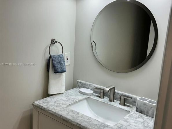 275 Palm Ave D205, Jupiter FL 33477