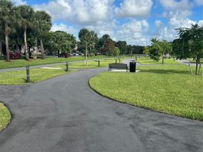 12550 SW 15th St 307E, Pembroke Pines FL 33027