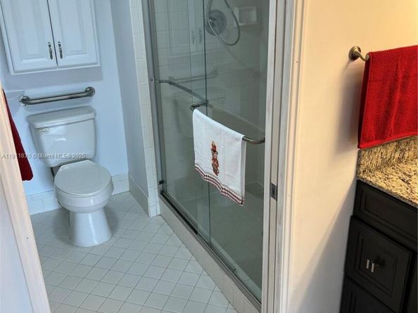 12550 SW 15th St 307E, Pembroke Pines FL 33027