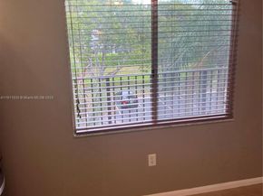 12550 SW 15th St 307E, Pembroke Pines FL 33027